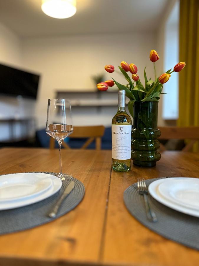 Jazz Apartament Czestochowa Centrum 2-Bedroom Bagian luar foto