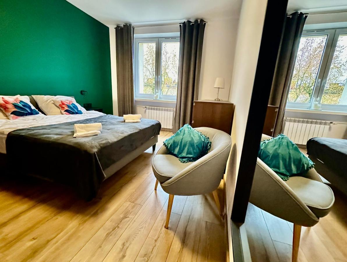 Jazz Apartament Czestochowa Centrum 2-Bedroom Bagian luar foto