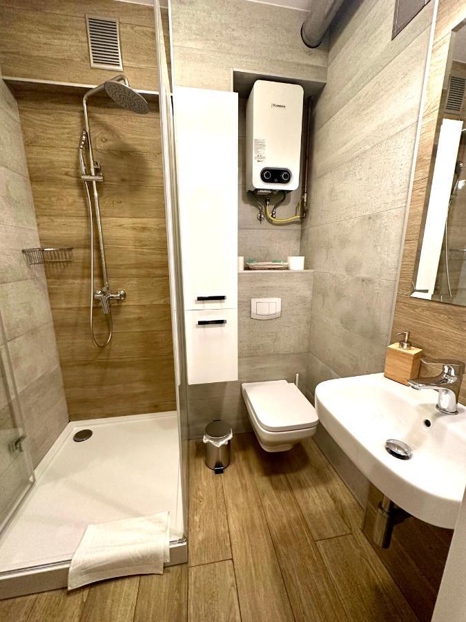 Jazz Apartament Czestochowa Centrum 2-Bedroom Bagian luar foto